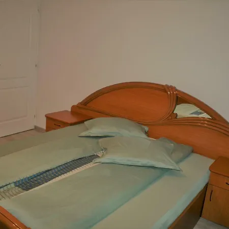 Casa Peterfi - Apartment With 3 Bedrooms And Spacious Living Room Targu Mures Exterior photo