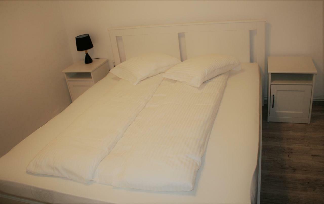 Casa Peterfi - With 3 Bedrooms And Spacious Living Appartement