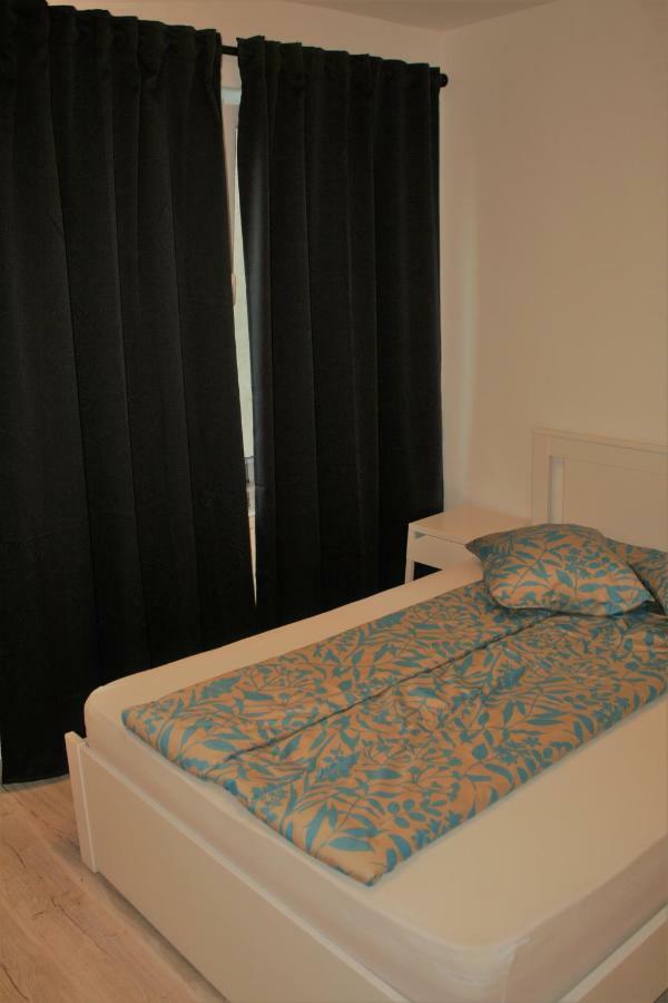 Casa Peterfi - With 3 Bedrooms And Spacious Living Appartement Târgu-Mureş